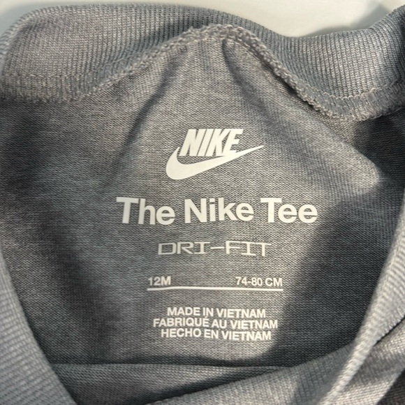Nike Kids Grey Dri-FIT T-Shirt never worn - Picture 2 of 5